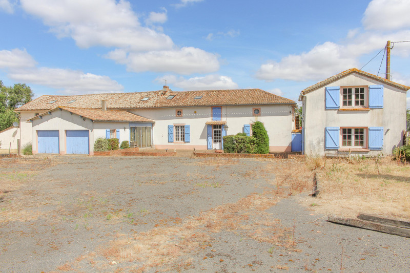 French property for sale in Faye-l'Abbesse, Deux-Sèvres - €545,000 - photo 6