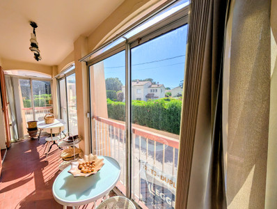 French property for sale in Six-Fours-les-Plages, Var - €349,000 - photo 3