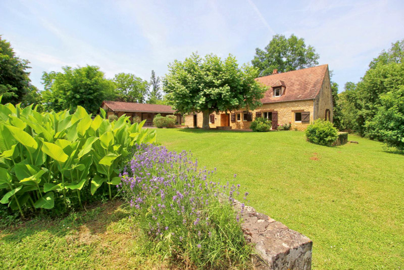 Maison à vendre à Lalinde, Dordogne - 599 000 € - photo 1