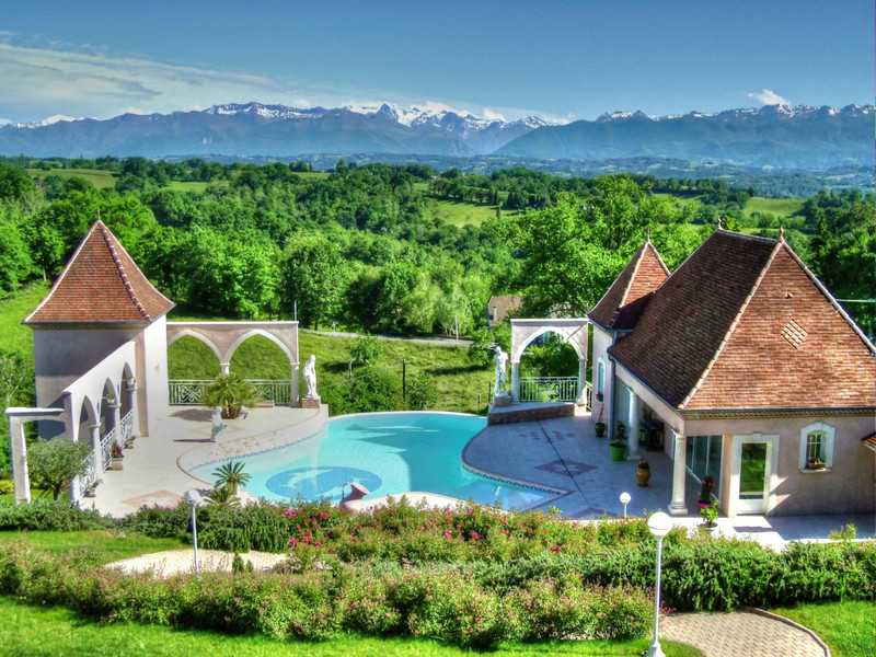House for sale in Pau PyrénéesAtlantiques Superb luxury hill hop Villa with mountain view