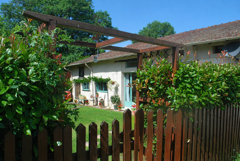 French property for sale in Saint-Martial-sur-Isop, Haute-Vienne - €141,700 - photo 1