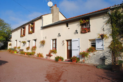 Maison à vendre à Les Verchers-sur-Layon, Maine-et-Loire, Pays de la Loire, avec Leggett Immobilier