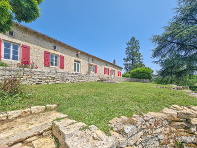 Magnificent logis with guest house, outbuildings, pool and tennis court on approximately 6 hectares
