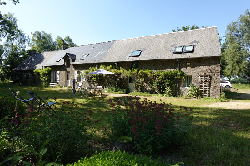 French property for sale in Charchigné, Mayenne - €299,000 - photo 2