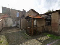 Maison à vendre à La Châtaigneraie, Vendée - 109 000 € - photo 9