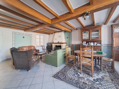 French property for sale in Saleignes, Charente-Maritime - €172,800 - photo 5