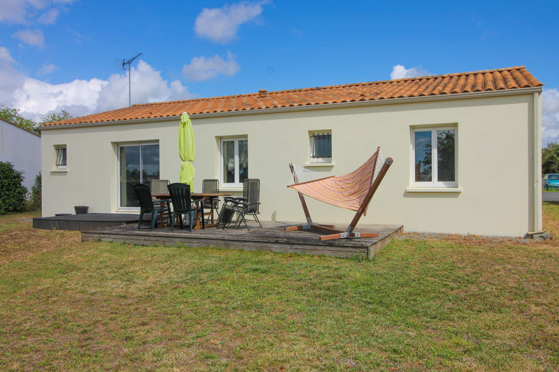 House for sale in Mervent - Vendée - 2-bed bungalow with integral ...