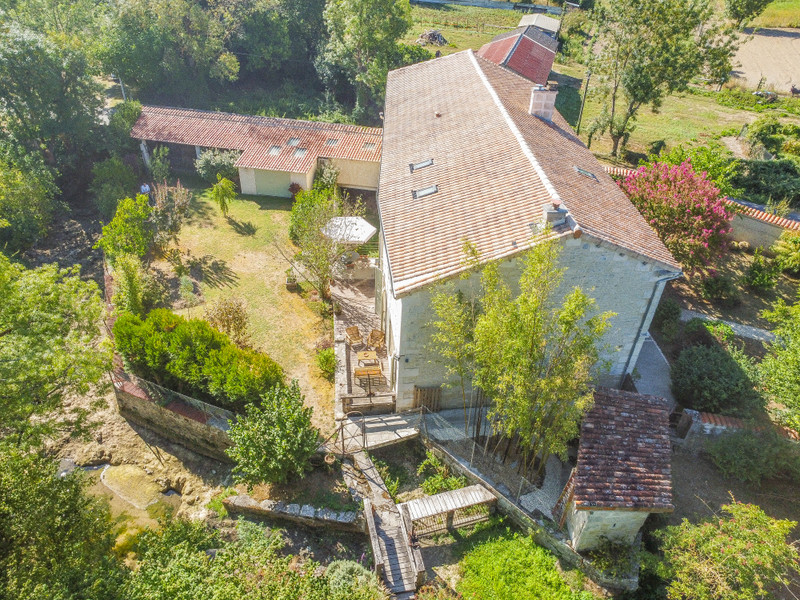 French property for sale in Asnières-sur-Nouère, Charente - €483,000 - photo 1