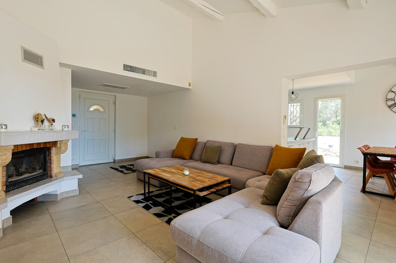 French property for sale in Les Arcs, Var - €550,000 - photo 5