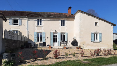 Maison à vendre à Aubeterre-sur-Dronne, Charente, Poitou-Charentes, avec Leggett Immobilier