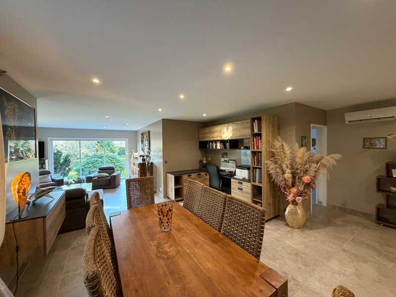 French property for sale in Saint-Genis-Laval, Rhône - €1,236,000 - photo 4