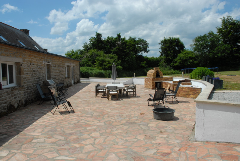 French property for sale in Plouray, Morbihan - €858,600 - photo 3