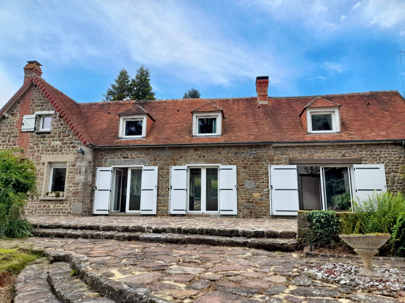French property for sale in Rânes, Orne - €255,000 - photo 2