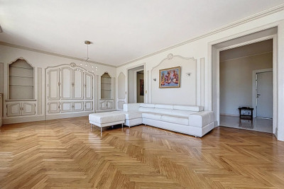 French property for sale in Nice, Alpes-Maritimes - €2,300,000 - photo 2