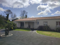 Maison à vendre à Saint-Romain-de-Benet, Charente-Maritime - 315 880 € - photo 4
