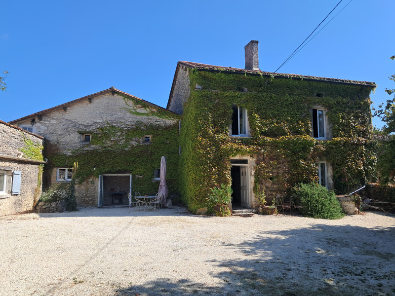 French property for sale in Gout-Rossignol, Dordogne - €354,999 - photo 1