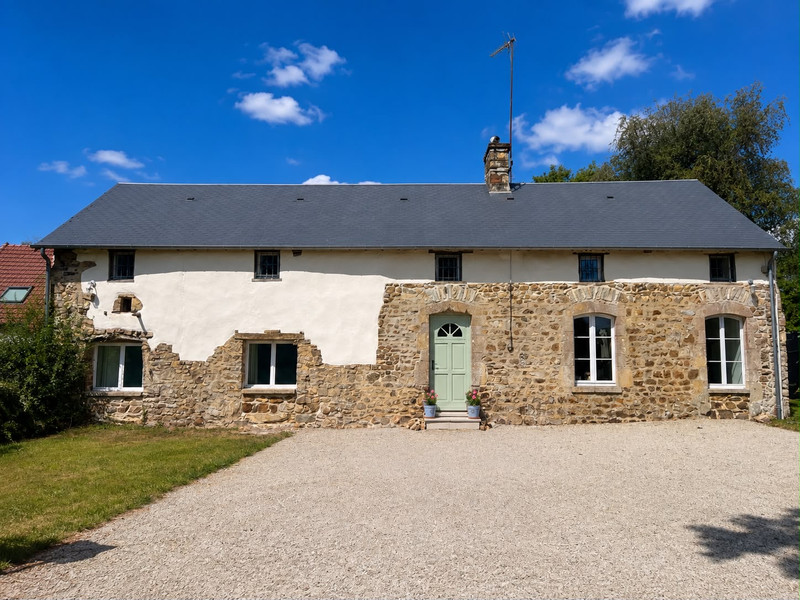French property for sale in Neufmesnil, Manche - €249,995 - photo 0