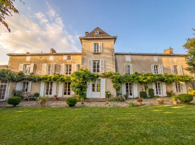 chateau for sale in Deux-Sèvres