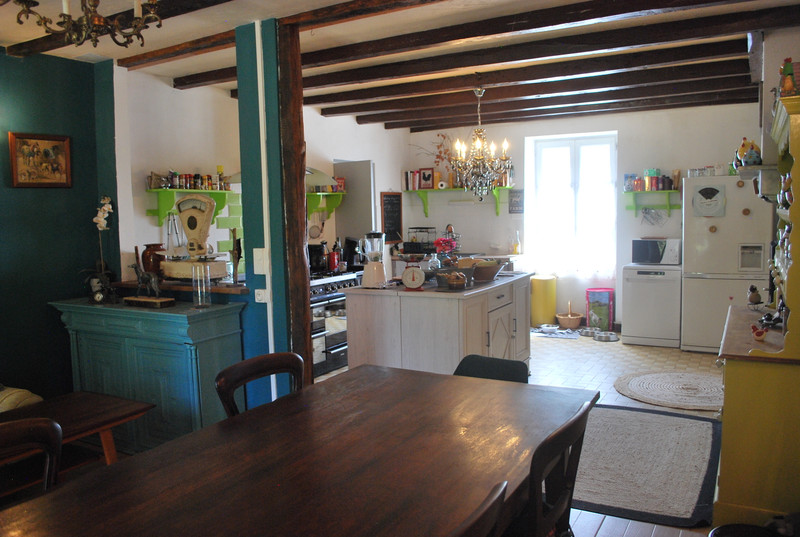 French property for sale in Saint-Martial-sur-Isop, Haute-Vienne - €140,000 - photo 2