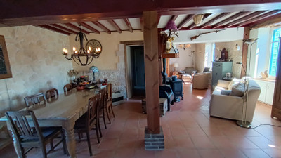 French property for sale in Auzances, Creuse - €149,900 - photo 6