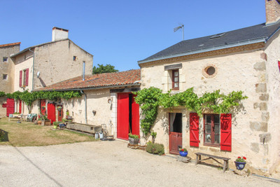 house for sale in Deux-Sèvres