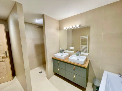 Ski property for sale in Bozel - Courchevel - €1,890,000 - photo 6