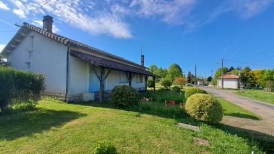 French property for sale in Montembœuf, Charente - €119,900 - photo 1