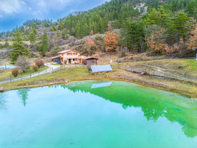 Maison à vendre à Barrême, Alpes-de-Haute-Provence, PACA, avec Leggett Immobilier