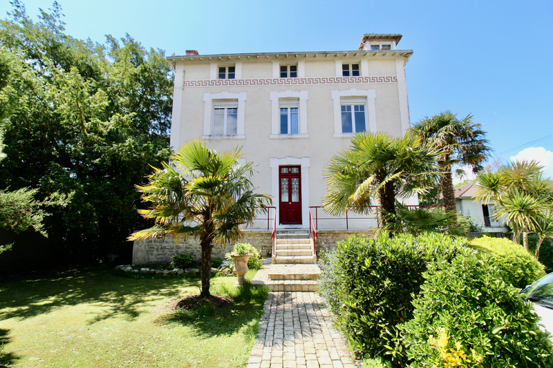 French property for sale in La Rochelle, Charente-Maritime - €2,400,000 - photo 2