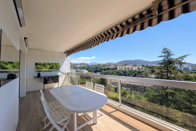 French property for sale in Nice, Alpes-Maritimes - €730,000 - photo 1