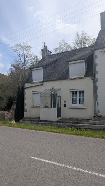 French property for sale in Berrien, Finistère - €119,900 - photo 0