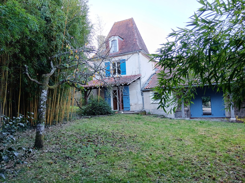 French property for sale in Mensignac, Dordogne - €299,000 - photo 0