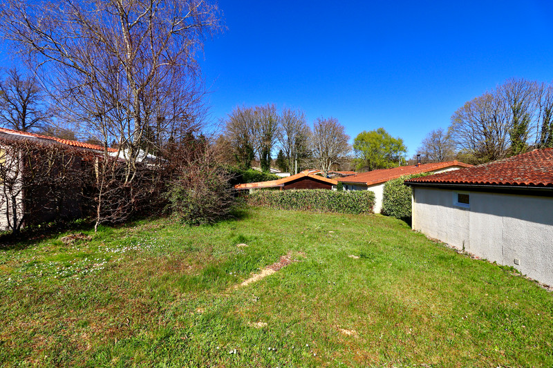 French property for sale in Écuras, Charente - €88,000 - photo 8