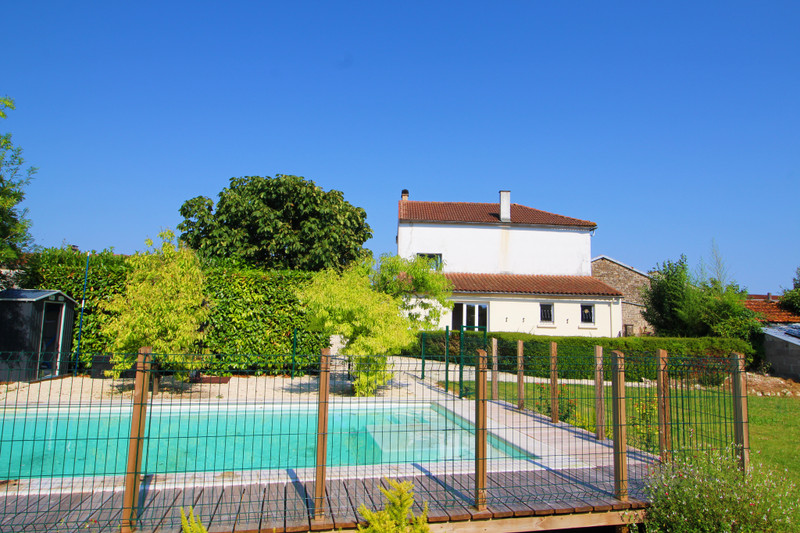 French property for sale in Paillé, Charente-Maritime - €270,600 - photo 8