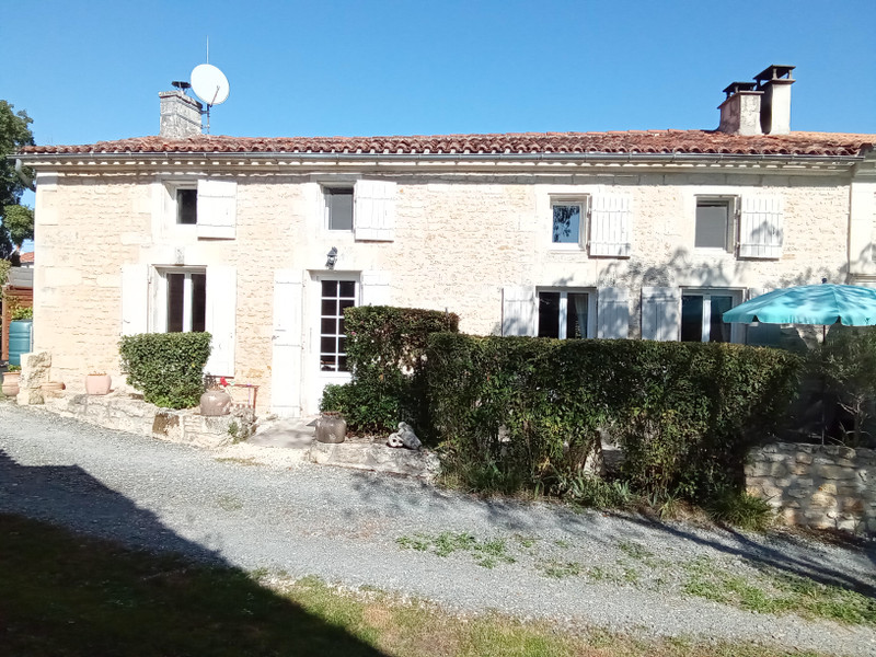 Maison à vendre à Saint-Savinien, Charente-Maritime - 235 400 € - photo 1