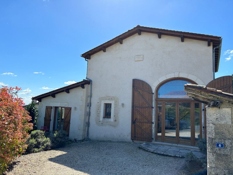 French property for sale in Nabinaud, Charente - €299,000 - photo 2