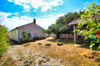Maison à vendre à Fontaine-Chalendray, Charente-Maritime - 149.900 € - photo 10