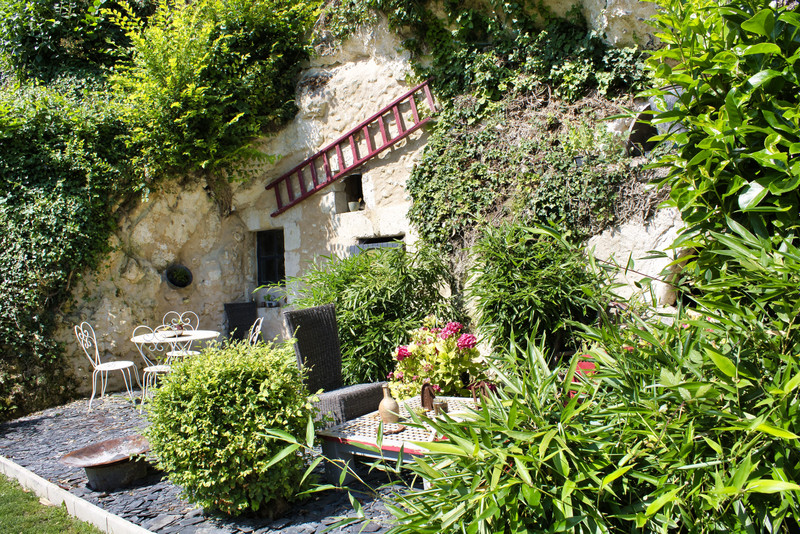 French property for sale in La Chartre-sur-le-Loir, Sarthe - €292,000 - photo 3