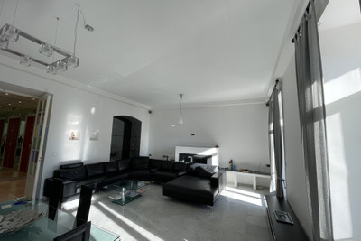 French property for sale in Nice, Alpes-Maritimes - €899,000 - photo 2