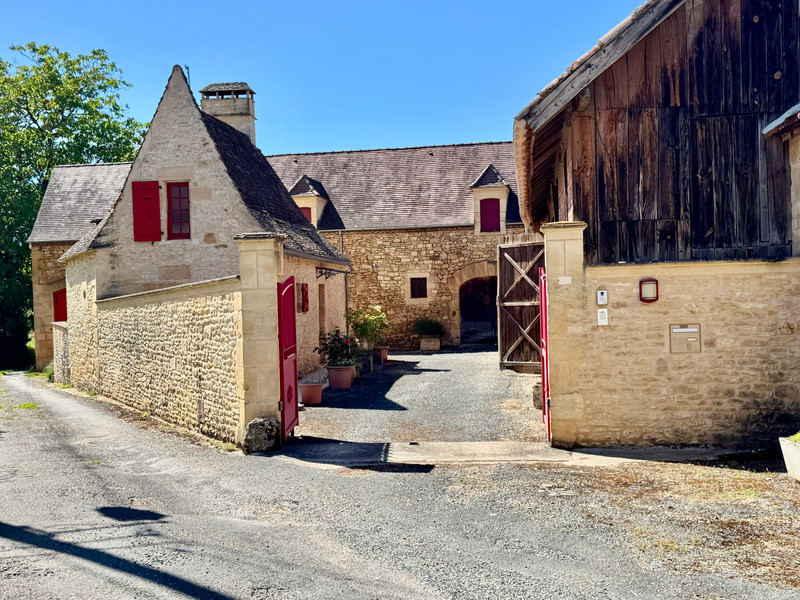 French property for sale in Saint-Cyprien, Dordogne - €327,000 - photo 1