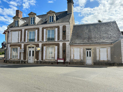 Maison à vendre à Bernay-Neuvy-en-Champagne, Sarthe, Pays de la Loire, avec Leggett Immobilier