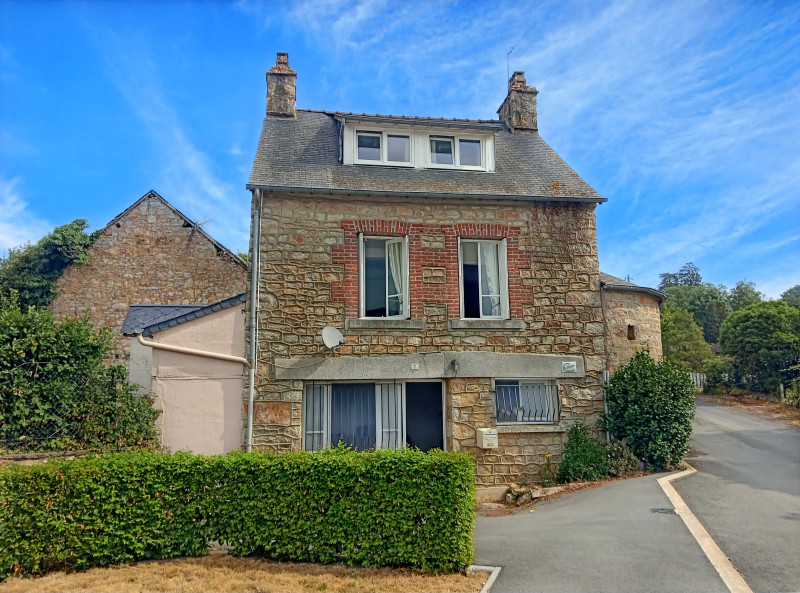 French property for sale in La Pallu, Mayenne - €88,800 - photo 0