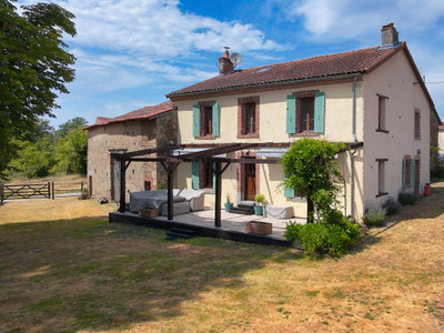 Maison à vendre à Magnac-Laval, Haute-Vienne, Limousin, avec Leggett Immobilier