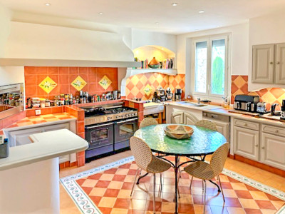 French property for sale in Auriol, Bouches-du-Rhône - €1,590,000 - photo 5