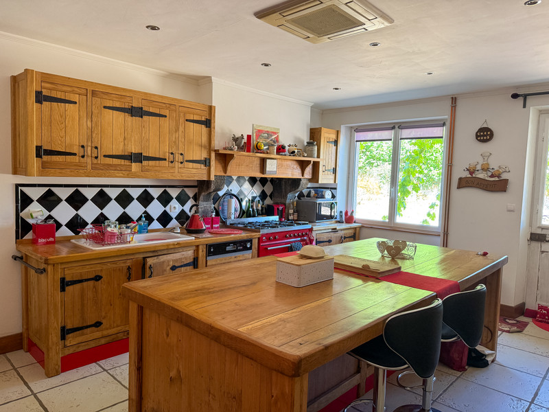 French property for sale in Marval, Haute-Vienne - €339,200 - photo 2
