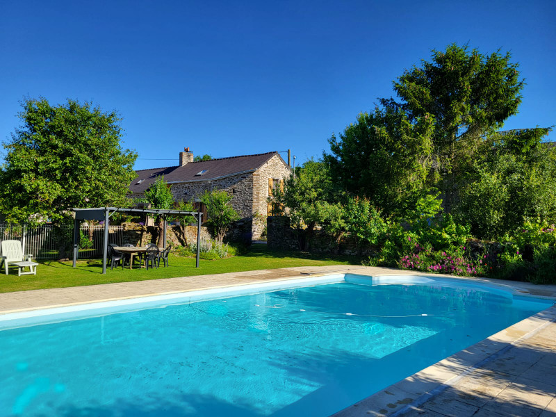 Maison à vendre à Saint-Mars-du-Désert, Mayenne - 365.700 € - photo 1