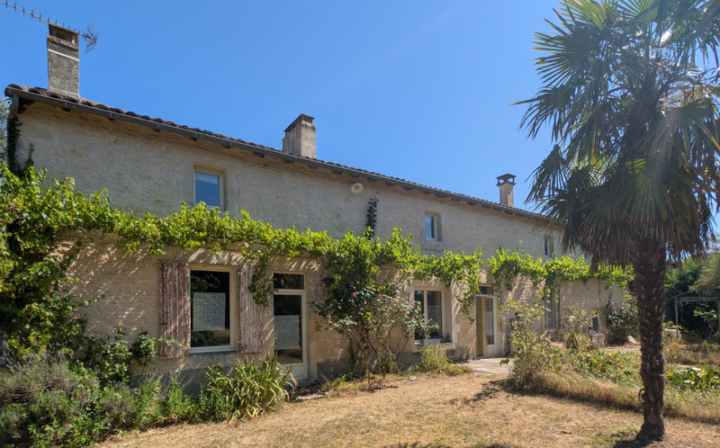 Maison à vendre à Blanzay, Vienne - 215.000 € - photo 1