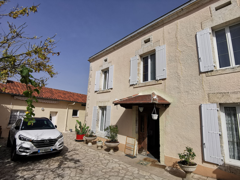 Maison à vendre à Villetoureix, Dordogne - 250 000 € - photo 1