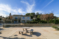 Maison à vendre à Uzès, Gard - 649.000 € - photo 1