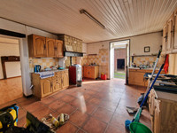 Maison à vendre à Chabrac, Charente - 69.000 € - photo 2